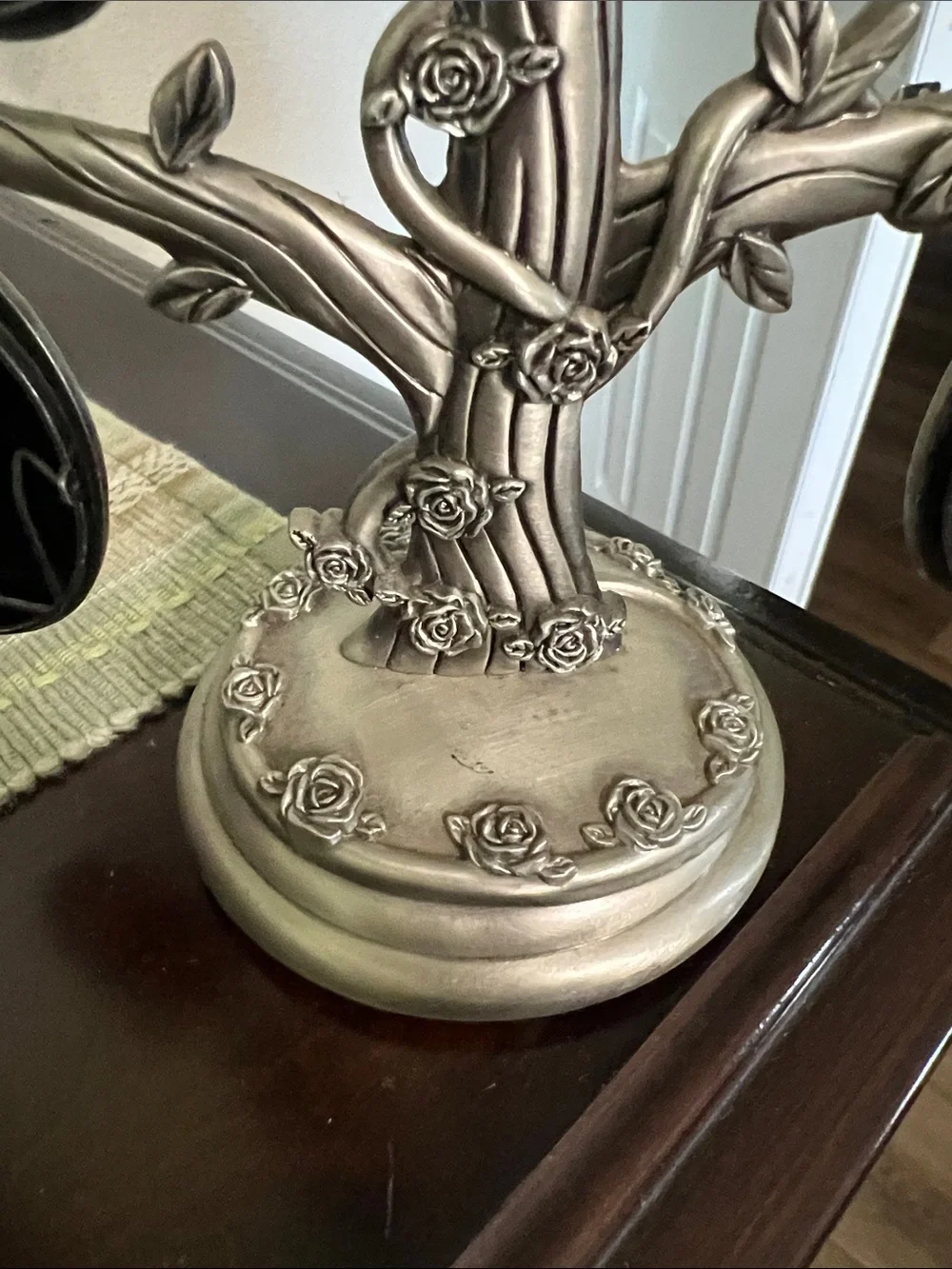 belk Silver Ornate Family Tree Photo Frame Stand